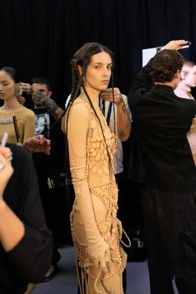 Look 16